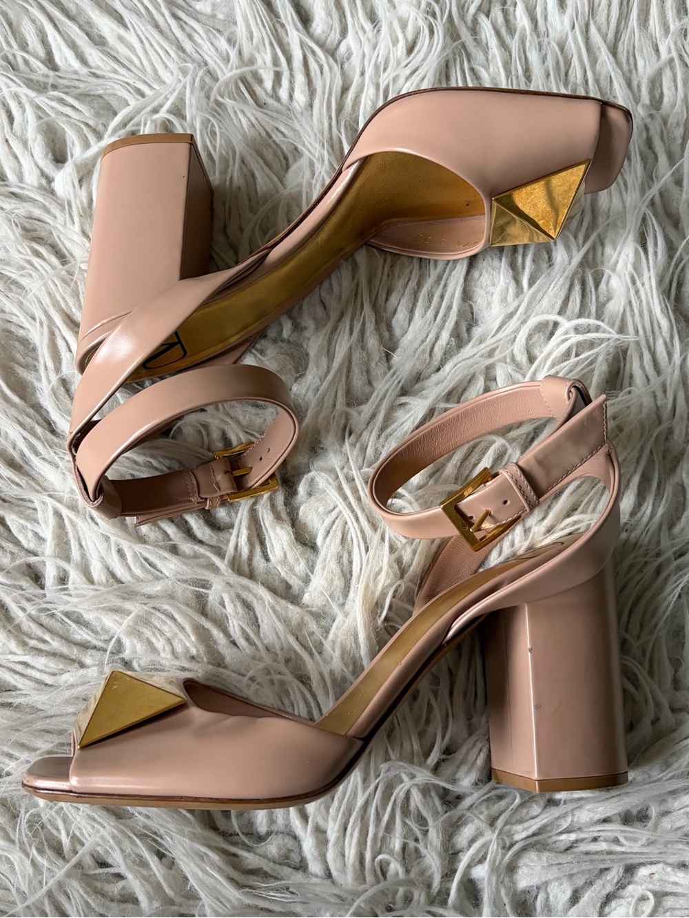 VALENTINO GARAVANI Stud Calfskin Rose Cannelle Ankle Strap Block Heel Pumps 38 - Picture 2 of 9